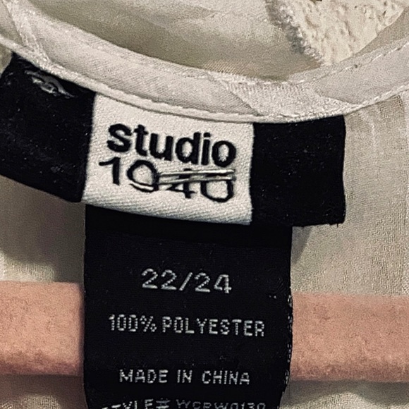 Macy’s Blouse - Picture 3 of 3